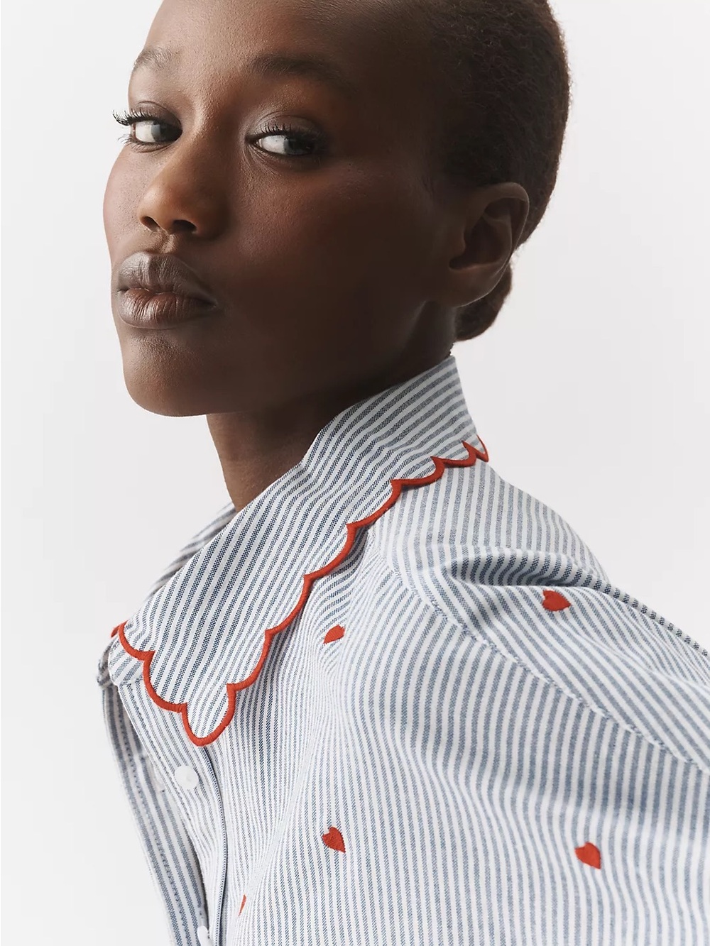 Maeve Anthropologie Mabel Boxy Oxford Shirt Medium Embroidered Hearts - Picture 3 of 8